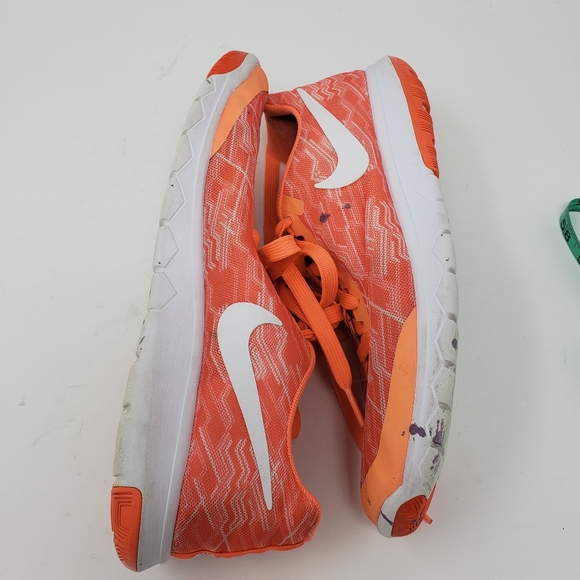 Nike Womans Size 7 Orange White Running Shoe FLAW Read Description - Picture 16 of 16